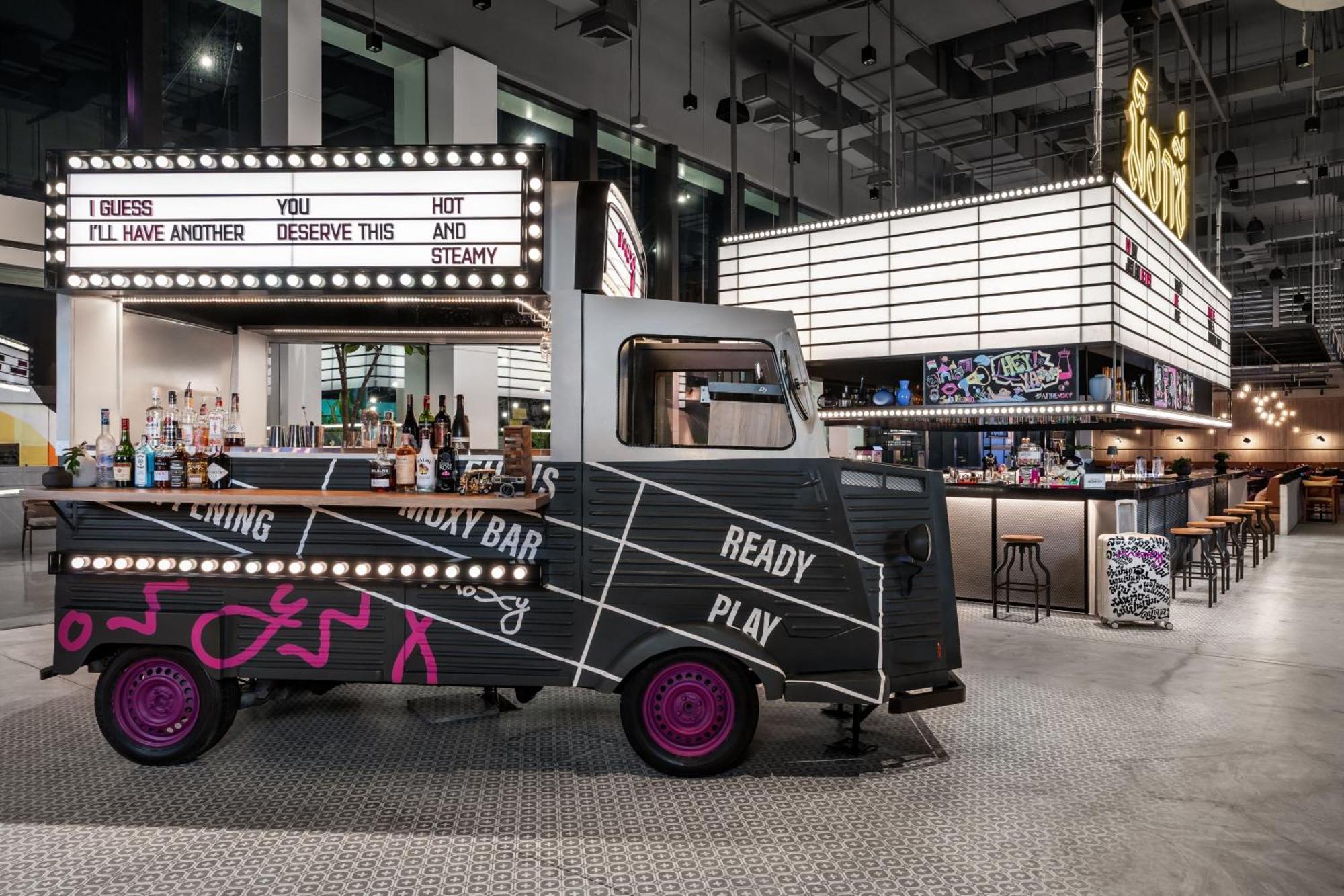 Moxy Bangkok Ratchaprasong 호텔 외부 사진